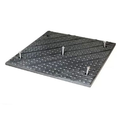 Racecourse Black Rubber Flooring Mats Use For Channel Rubber Mats 6mm Thick Steel Plate Embedded