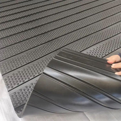Dustproof Horse Rubber Stall Mats For Manure Scraper In Dairy Cow And Horse Farming