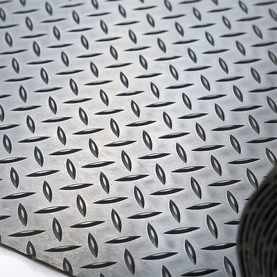 Heavy Duty Willow Leaf Pattern Rubber Flooring Water And Stain Resistant Tread Roll