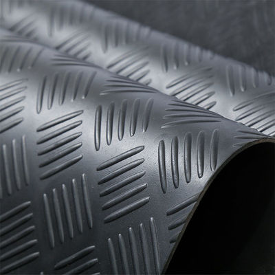 Premium Anti Slip Checker Plate Design With Additional Tear Strength Stall Mattress Rubber Mat Roll