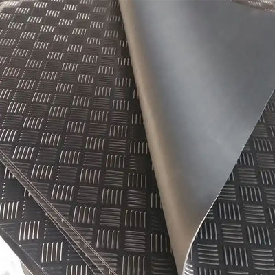 Premium Anti Slip Checker Plate Design With Additional Tear Strength Stall Mattress Rubber Mat Roll