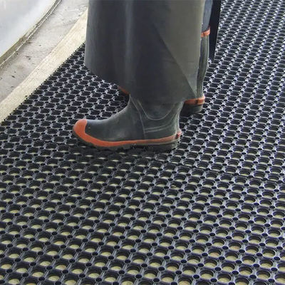 1m X 1.5m X 24mm Horse Trailer Rolls Horse Trail Mats With Holes Which Prevents Water Build-Up