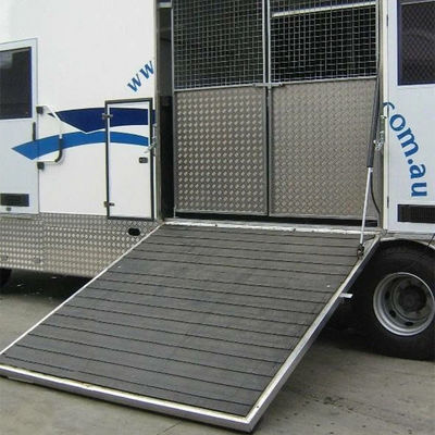 Wide Ribbed Pattern Ramp Agricultural Rubber Matting And Safety Surfacing