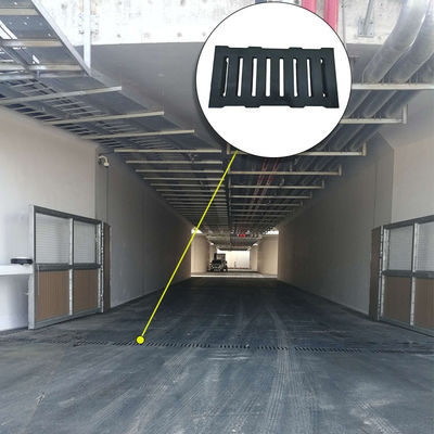 Racecourse Channel Black Rubber Drainage Cover Embedded In Cast Iron