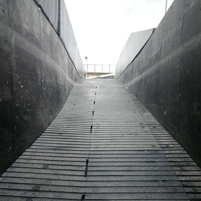 Cushion Rubber Mats Protect Your Horse To Injure 800*200*20mm Embedded With 5 Mm/4 Mm Steel Plate