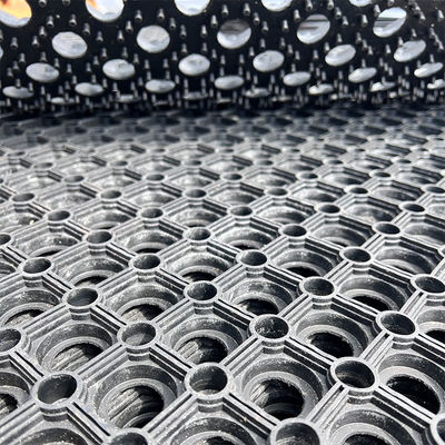 1.5m X 1m X 23mm Gateway Grass Washable Horse Rubber Mats For Gateway